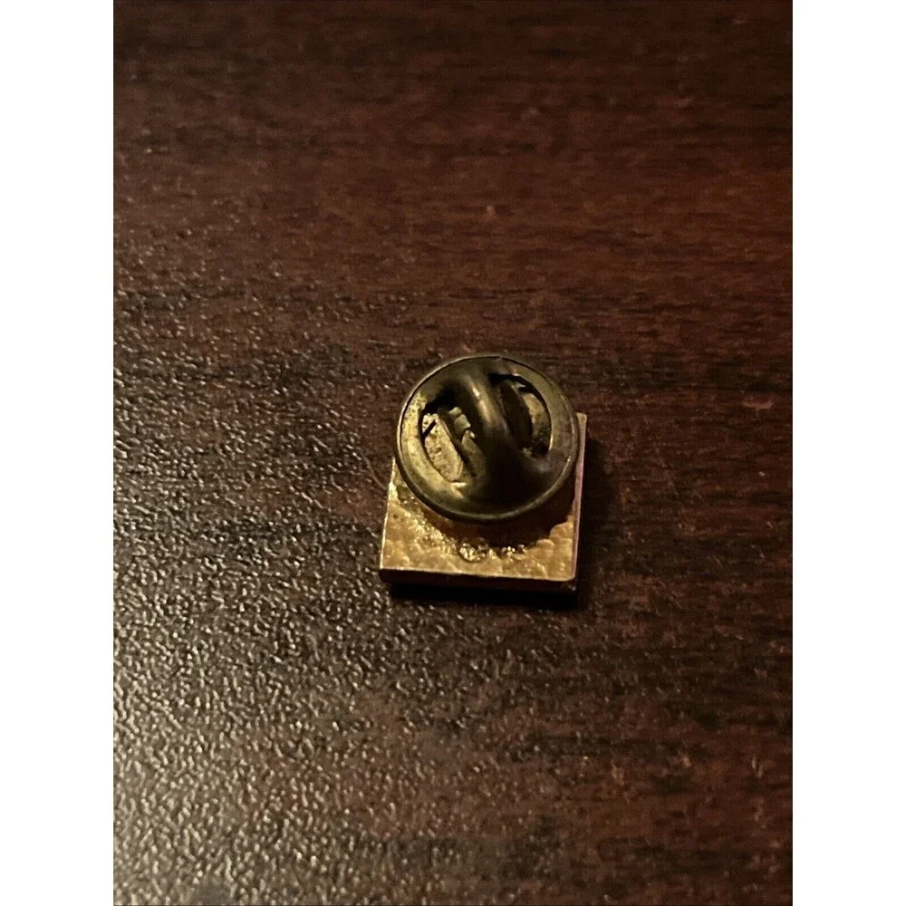 McDonald’s AEC Advanced Executive Course‎ Employee Lapel Hat Pin